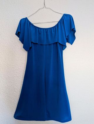 Vestido azul sin hombros