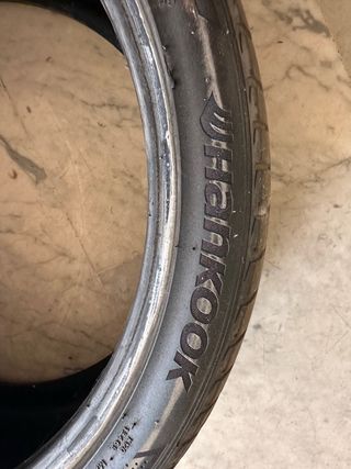 Neumático usado 255/35/R19