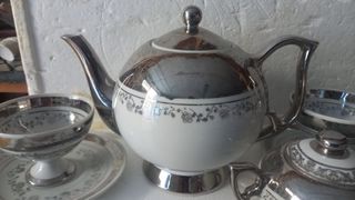 Servizio da tè argento-bianco
