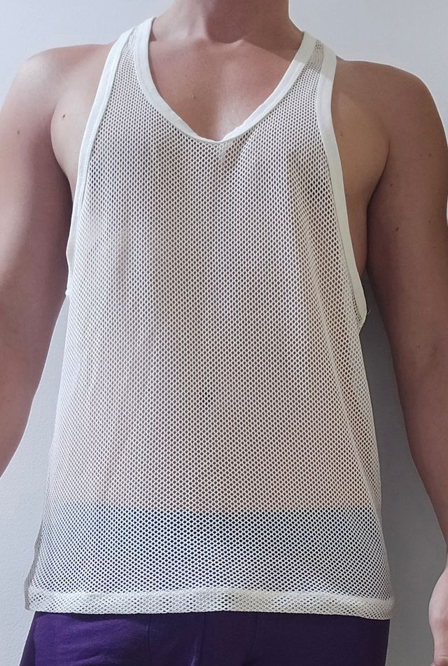 Camiseta blanca de rejilla