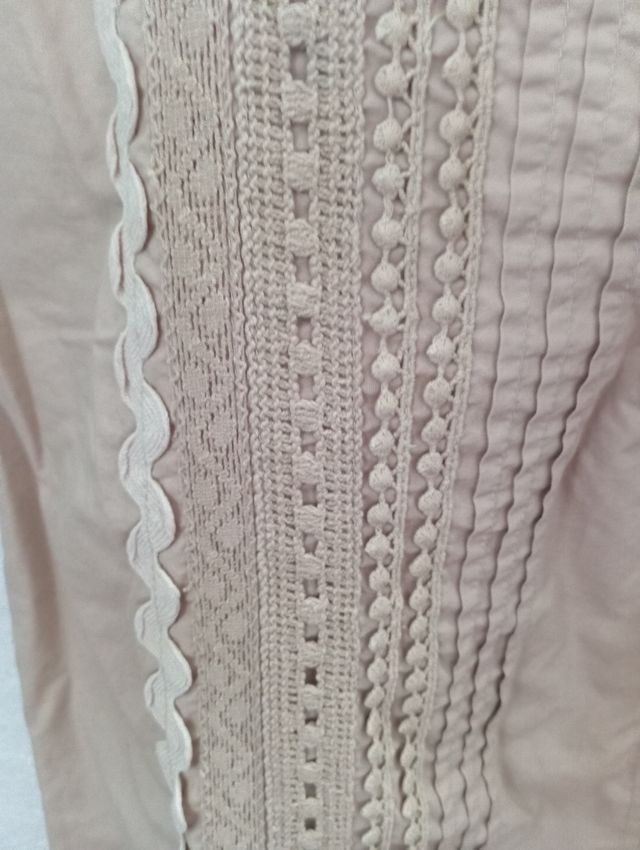 Vestido beige encaje