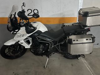 Triumph Tiger 800 XC - Moto Aventura