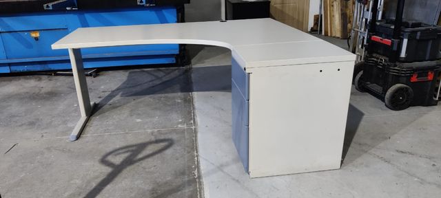 Mesas de oficina en  L + cajoneras