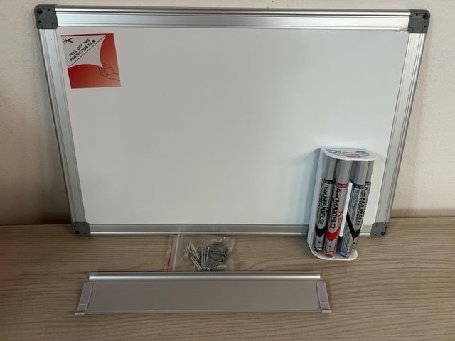 Lavagna bianca magnetica con pennarelli Pentel