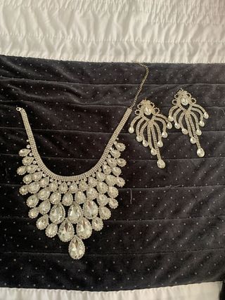 Collar y pendientes pedreria plata
