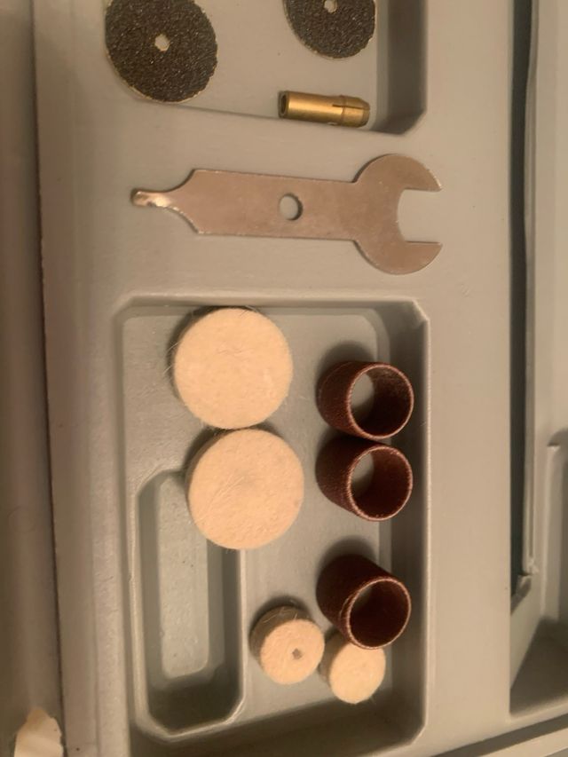 Tipo dremer con varios accesorios,