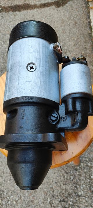 Motor Arranque Bosch para motor de seis cilindros 