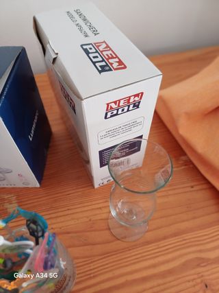 Artículosvarios:teléfonoinalámbrico+copas+dulceras