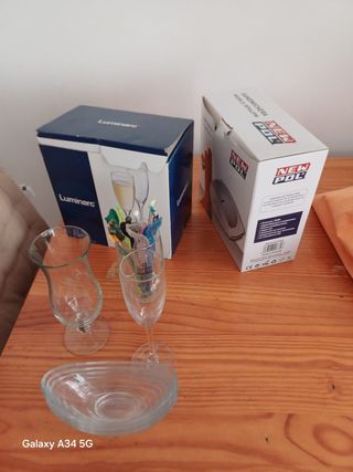 Artículosvarios:teléfonoinalámbrico+copas+dulceras