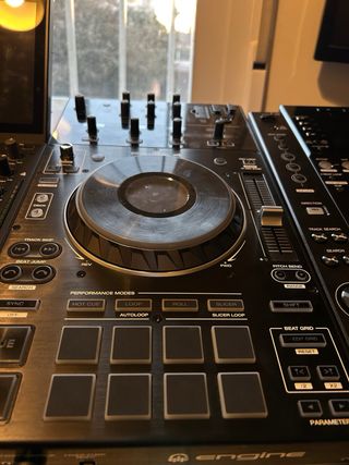 Denon Prime 4 - Mesa de mezclas