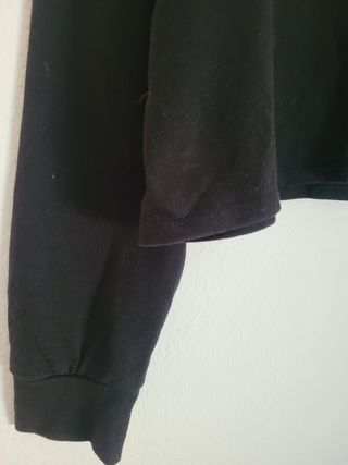 Sudadera Zara crop negra