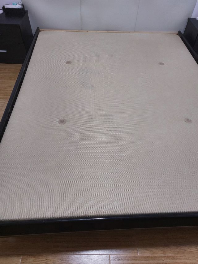 Cama 1.50 x 1.90 - Somier y colchón de latex.