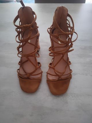 Sandalias tacón marrón n°39