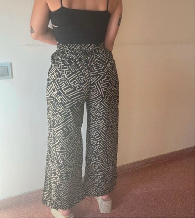 Pantalones anchos estampados