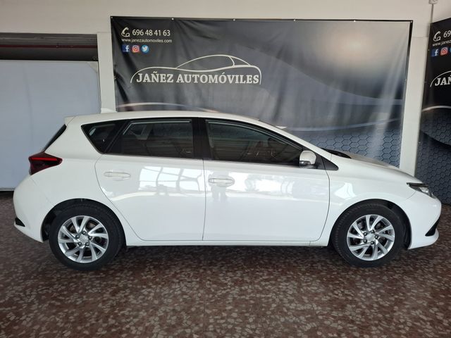 Toyota Auris 2017