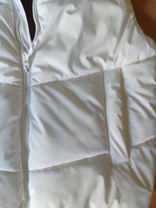 Chaleco acolchado Bershka blanco