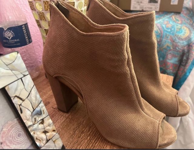 Botines beige de ante