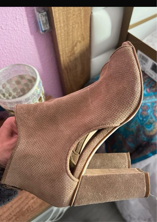 Botines beige de ante