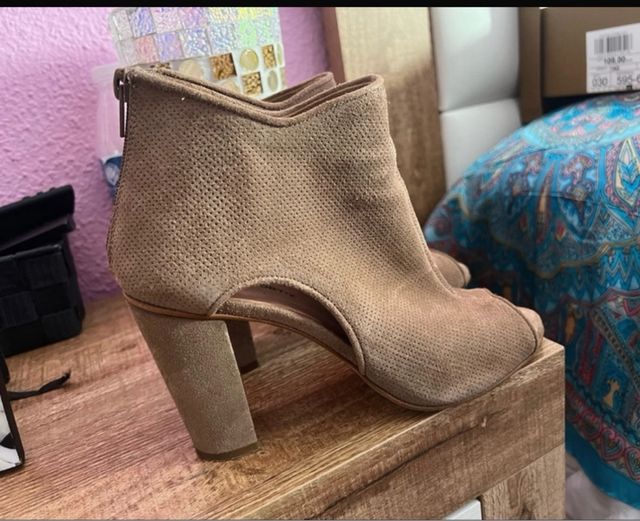 Botines beige de ante