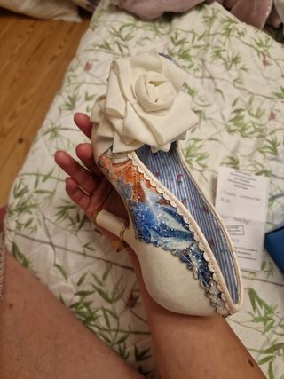 Zapatos Irregular Choice Fiesta - Azul y Blanco