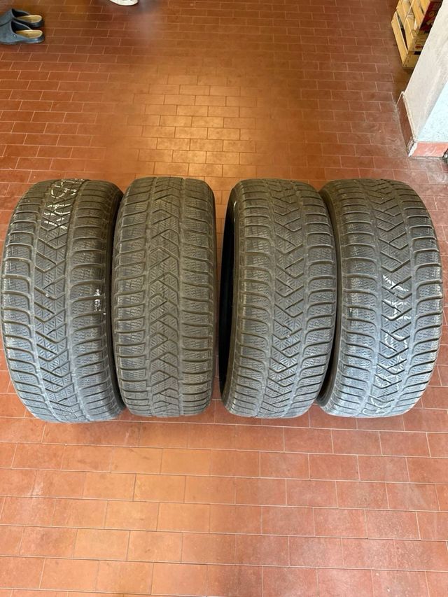 Pneumatici invernali Pirelli 215/60 R16