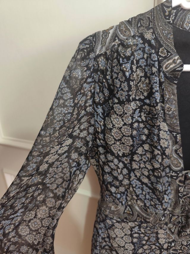 Vestido cachemir azul y negro.