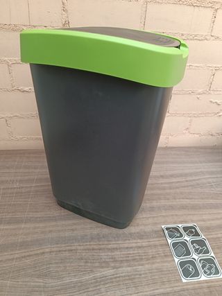 Papelera reciclaje negra y verde 25 l