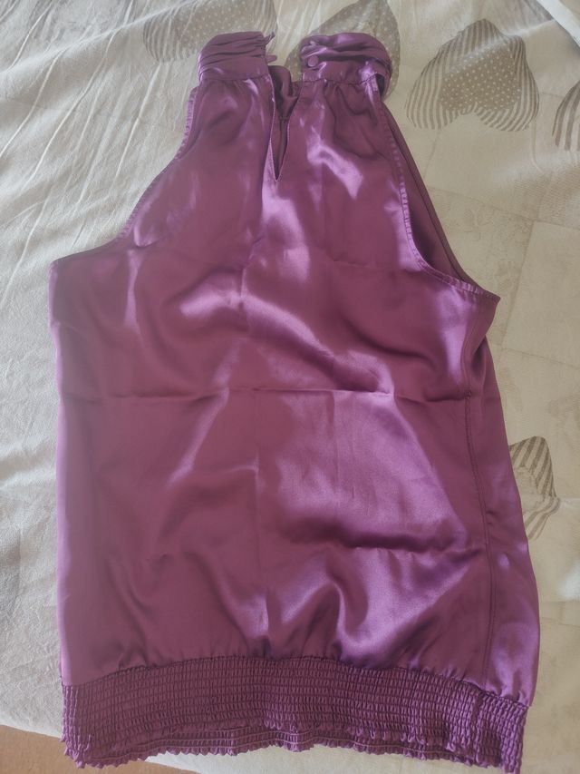 Top raso viola scollo americano