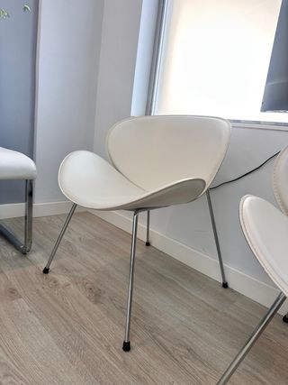 7 sillas blancas diseño moderno
25€ unidad