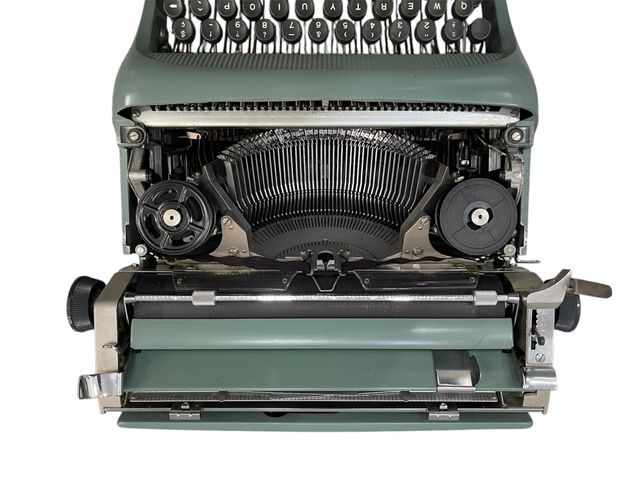 MACCHINA DA SCRIVERE OLIVETTI STUDIO 44