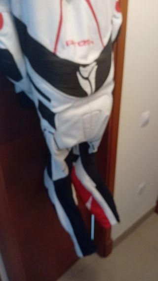 Mono moto piel Rtech 1 pieza a estrenar