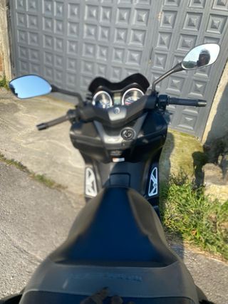 Yamaha Xmax 250cc Momo Design. Buen estado