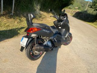 Yamaha Xmax 250cc Momo Design. Buen estado
