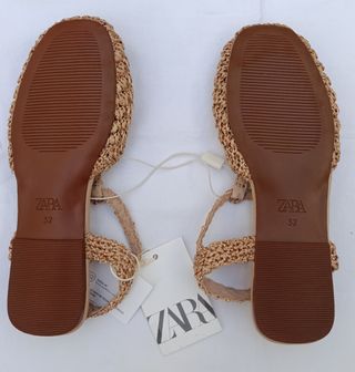 Sandalias Zara niña doradas