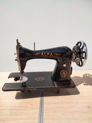 Máquina coser Alfa vintage