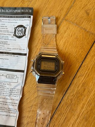 Reloj deportivo transparente