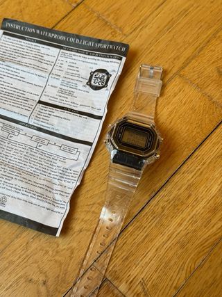 Reloj deportivo transparente