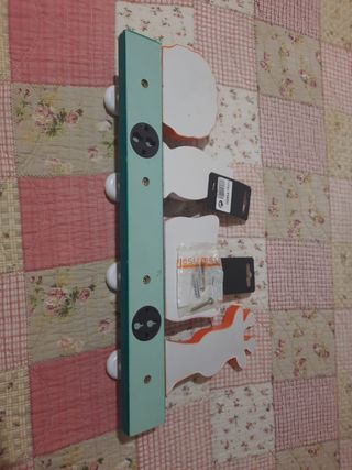 Appendiabiti in legno per bambini con animali