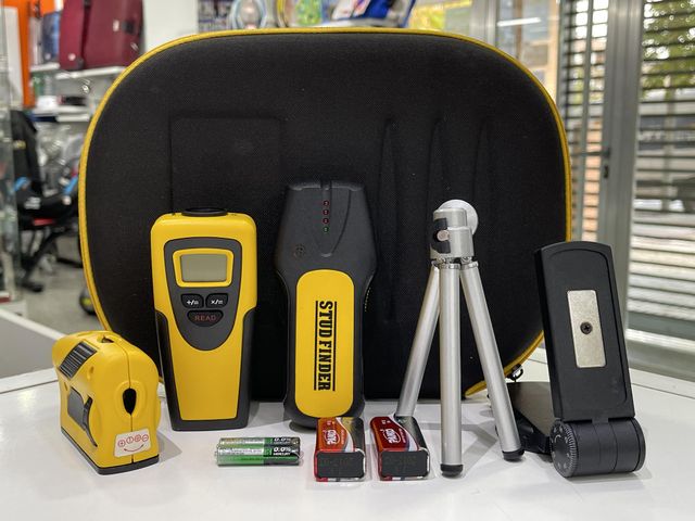 KIT DE HERRAMIENTAS PARA PREPARACION DE OBRA STUD FINDER + CAJA + MALETIN