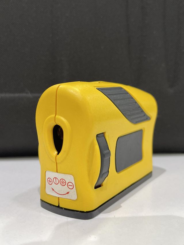 KIT DE HERRAMIENTAS PARA PREPARACION DE OBRA STUD FINDER + CAJA + MALETIN