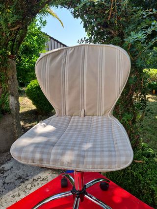 Silla giratoria rosa
