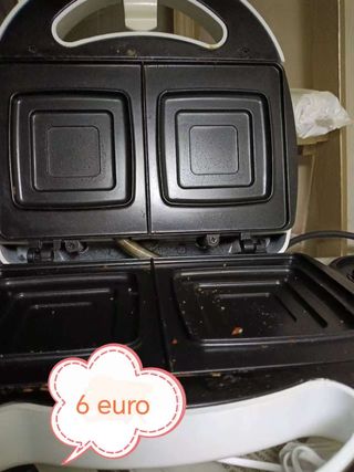 Sándwichera 2 espacios - 6€