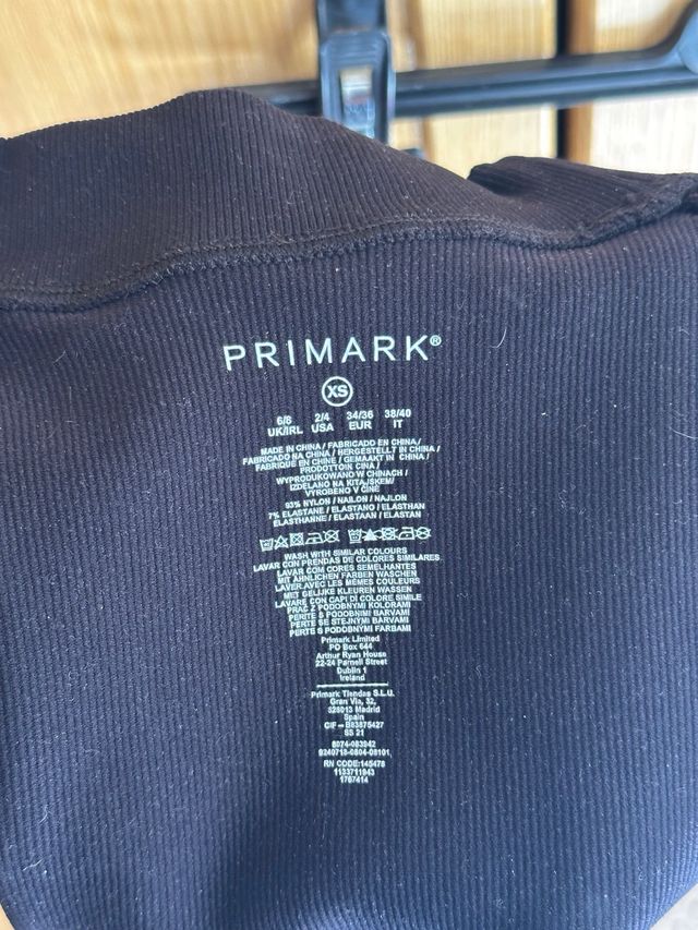 Pantalones Bershka efecto cuero + body de regalo