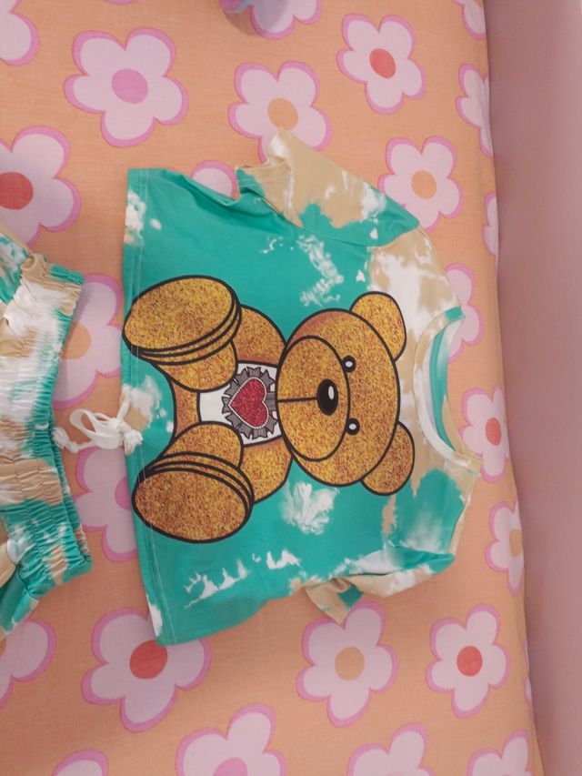 Conjunto corto osito dorado