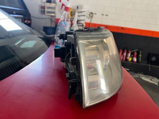 Faro VW Multivan T5 derecho