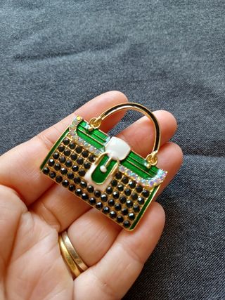 Spilla borsetta verde e nera