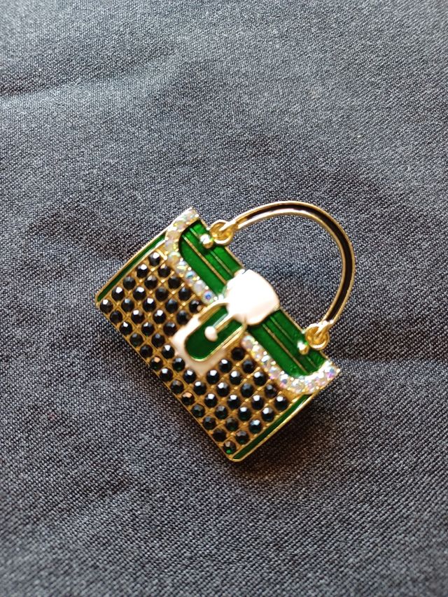 Spilla borsetta verde e nera