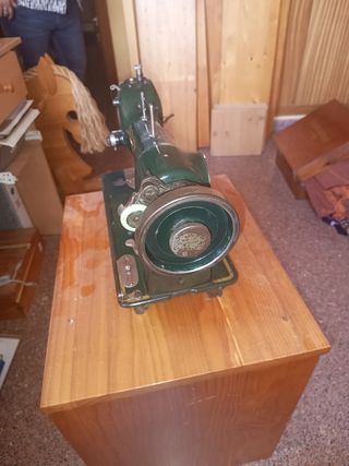 Máquina coser Refrey Antigua