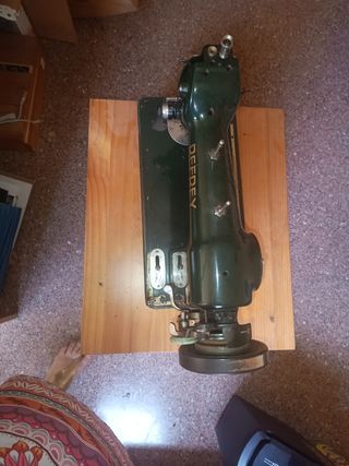 Máquina coser Refrey Antigua