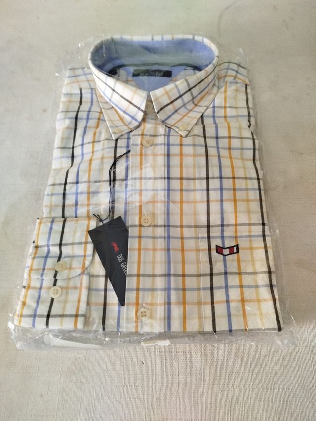 2 camisas nuevas sin estrenar